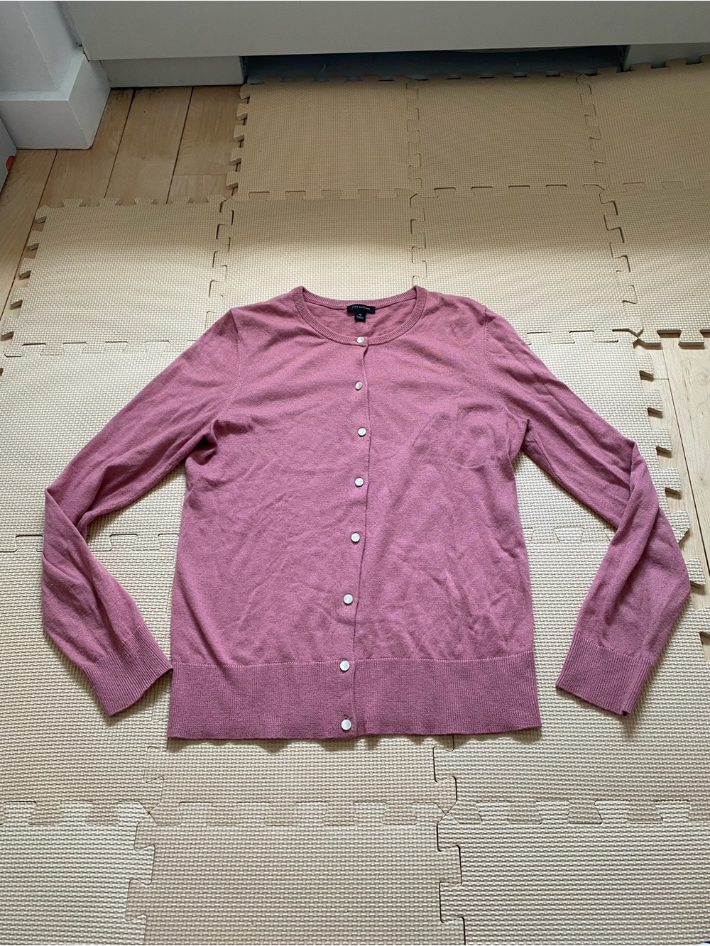 Ann Taylor Dusty Rose Crewneck Button Front Cardigan Size M Workwear